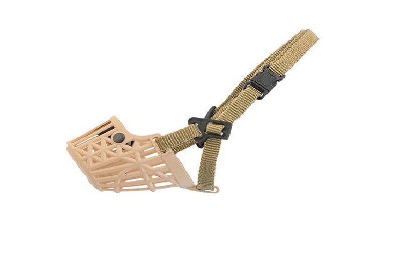 Намордник пластиковый "ZооM" 14см бежевый/черный